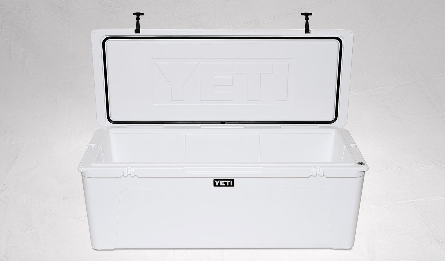 Tundra 250 Cooler, White