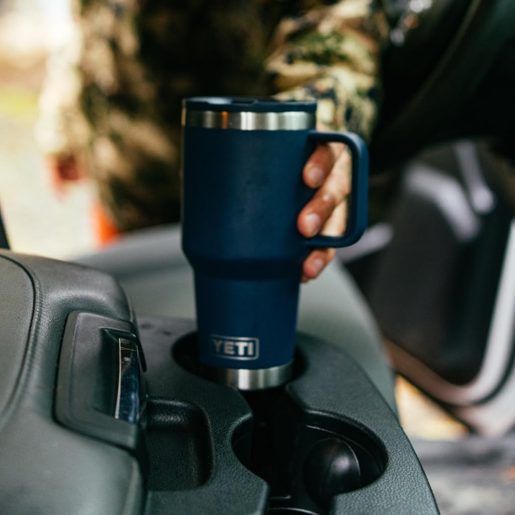 YETI Rambler 30 oz Reisebecher mit Flip-Strohhalmdeckel – Edelstahl, vakuumisoliert, auslaufsicher, passend für Getränkehalter, Seestein