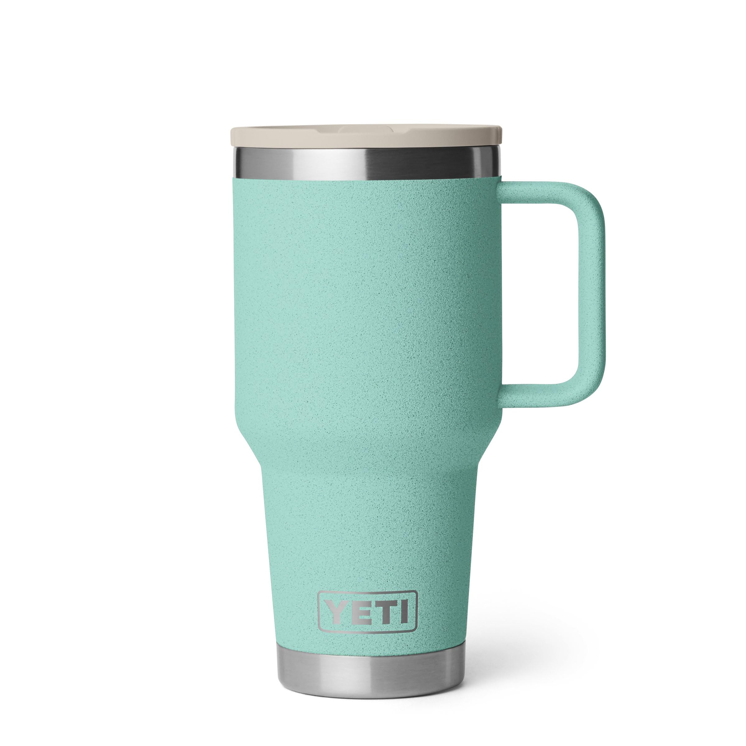 YETI Rambler 30 oz Reisebecher mit Flip-Strohhalmdeckel – Edelstahl, vakuumisoliert, auslaufsicher, passend für Getränkehalter, Seestein