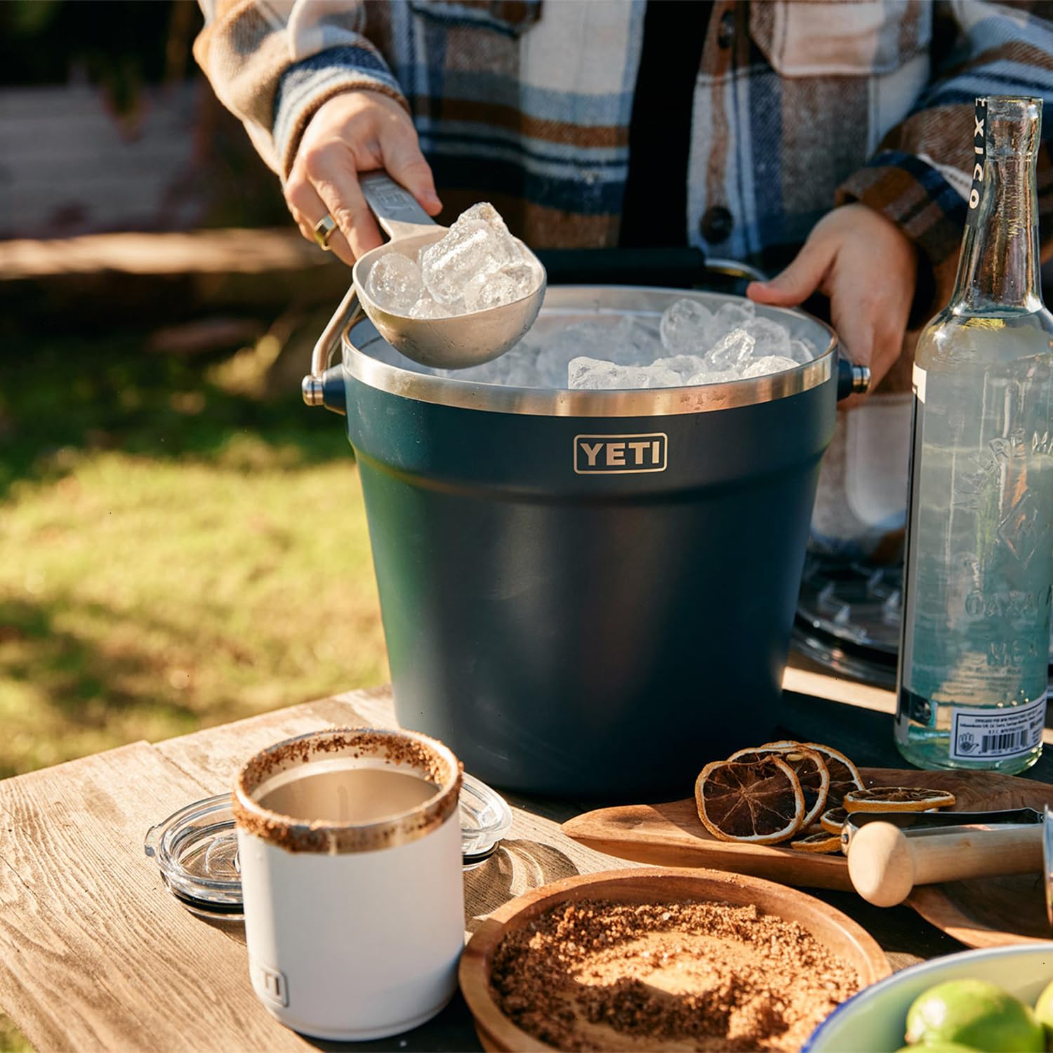 YETI Rambler Cosmic Lilac Getränke-Set – Weinkühler & Getränkeeimer
